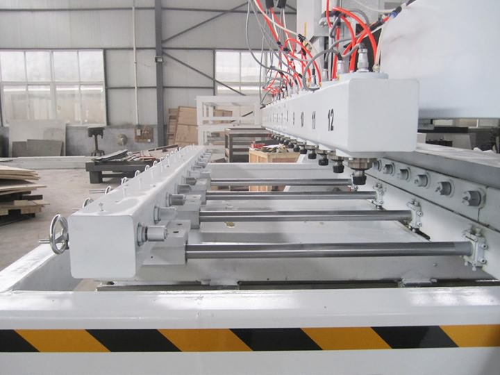 12 頭數(shù)控雕刻機(jī) 12 頭數(shù)控雕刻機(jī)