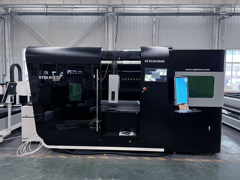 金屬板材、管材兩用光纖激光切割機 金屬板材、管材兩用光纖激光切割機