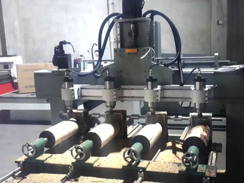 多頭數控雕刻機的特點和優點 多頭數控雕刻機的特點和優點