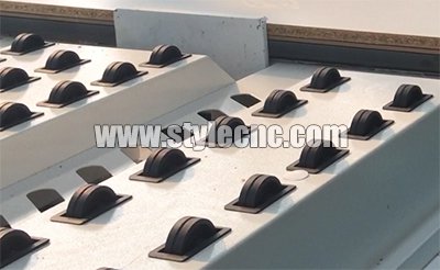 定制家具數(shù)控雕刻機(jī)自動(dòng)上料輔助裝置 定制家具數(shù)控雕刻機(jī)自動(dòng)上料輔助裝置