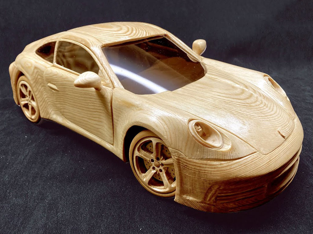 用于車(chē)身造型的五軸數(shù)控機(jī)床