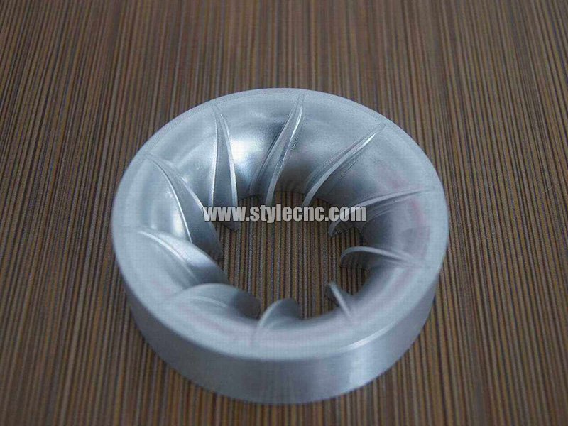 用于半封閉葉輪制造的小型五軸數控機床