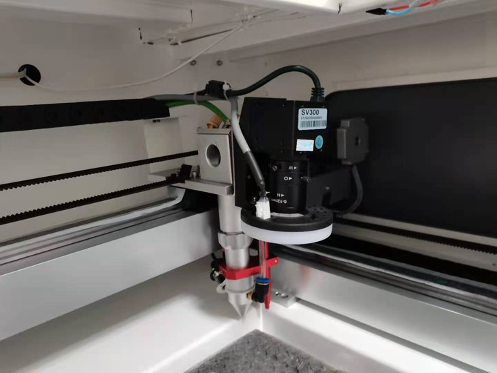 自動對焦激光橡膠切割機 自動對焦激光橡膠切割機