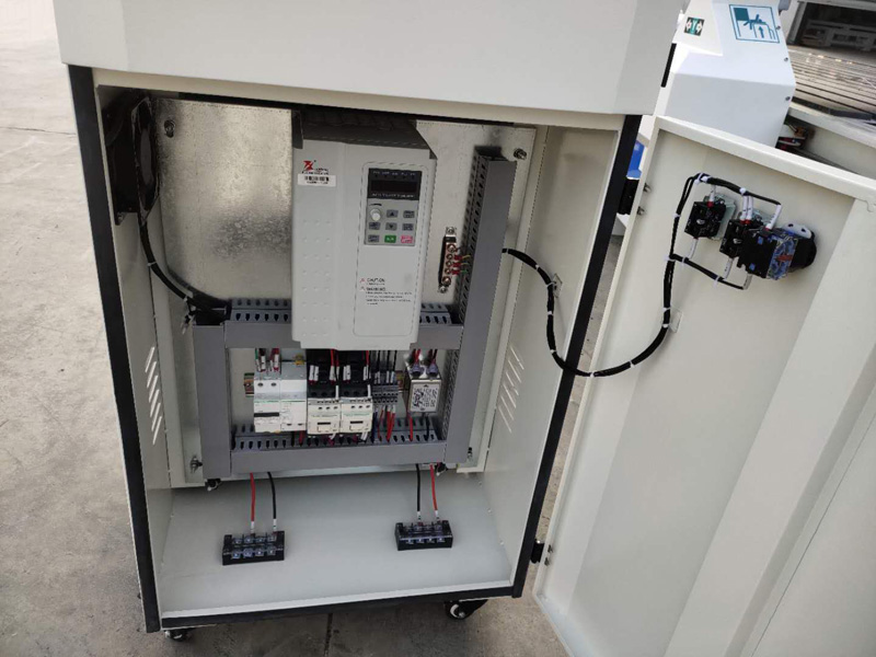 臺灣臺達(dá)伺服驅(qū)動器及伺服電機(jī) 臺灣臺達(dá)伺服驅(qū)動器及伺服電機(jī)