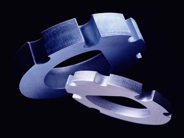 高功率光纖激光切割厚金屬板和管 高功率光纖激光切割厚金屬板和管