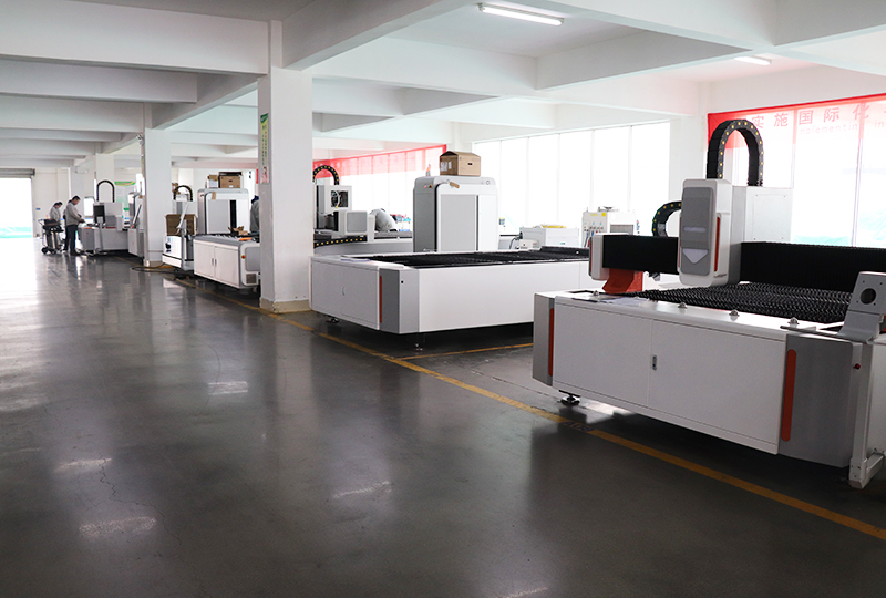 ST-FC3015L 光纖激光切割機(jī) ST-FC3015L 光纖激光切割機(jī)