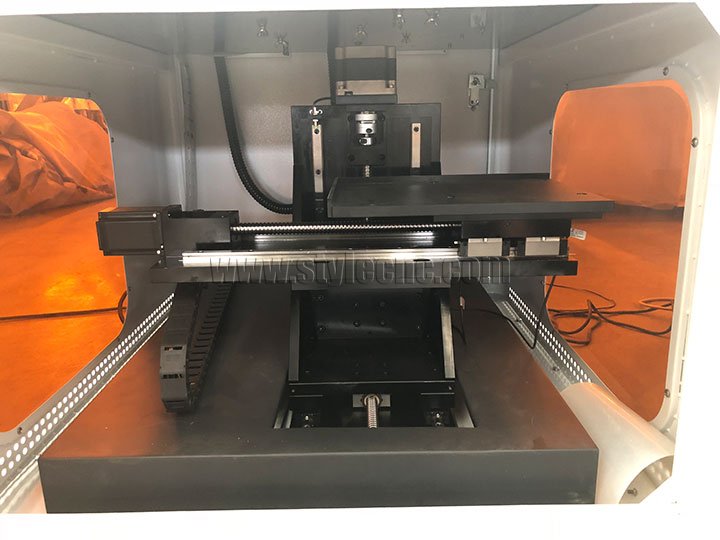 所有軸傳動采用高精度滾珠絲杠， 3D 激光雕刻機