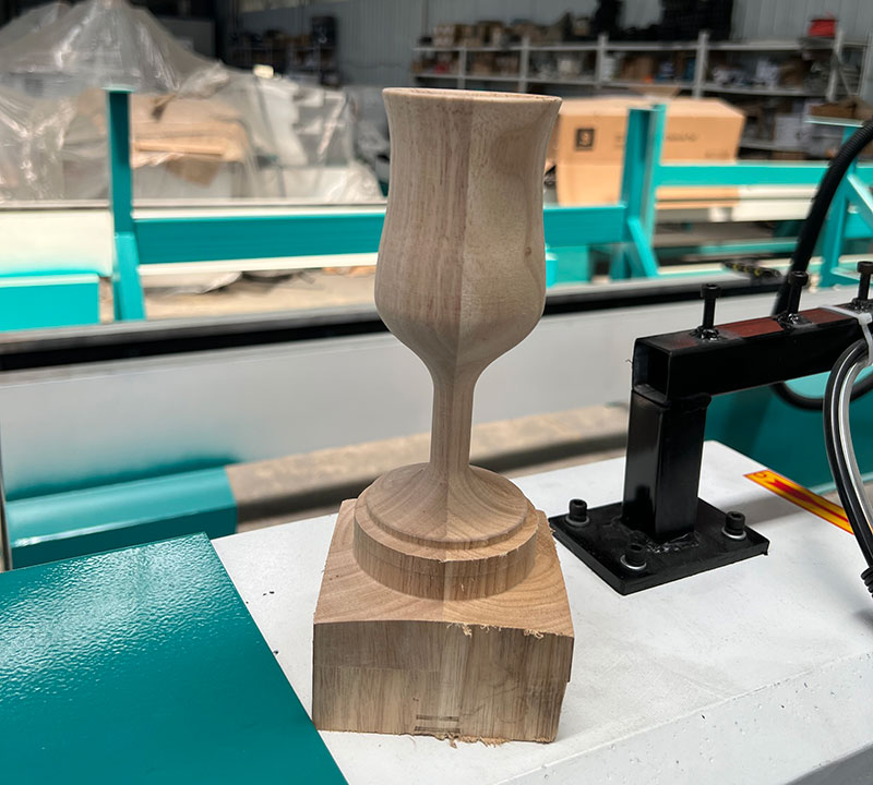 用于木杯的自動換刀數(shù)控木工車床 用于木杯的自動換刀數(shù)控木工車床