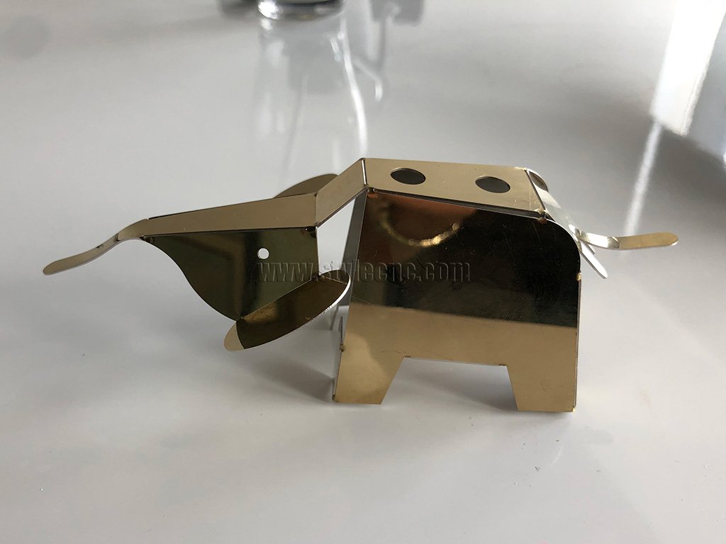 彩色不銹鋼項(xiàng)目光纖激光切割機(jī)