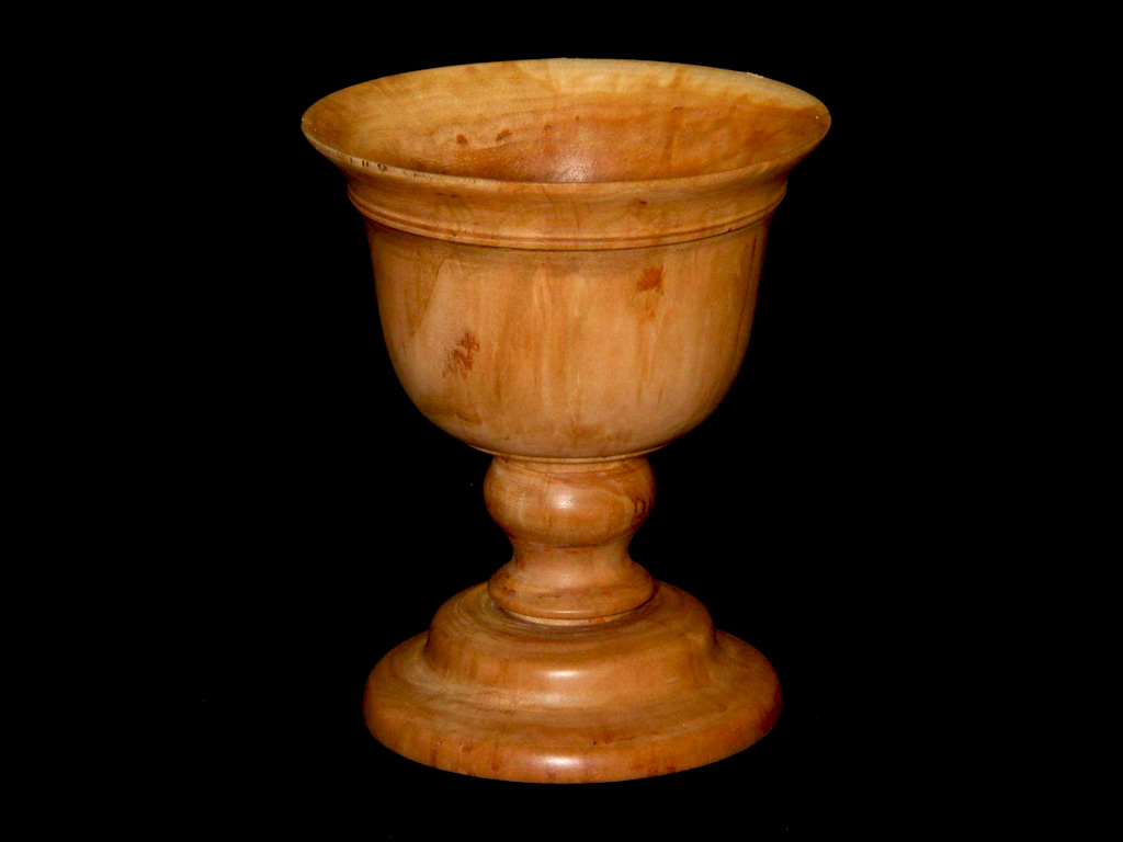 用于加工天然木飲水杯的臺式木工車床