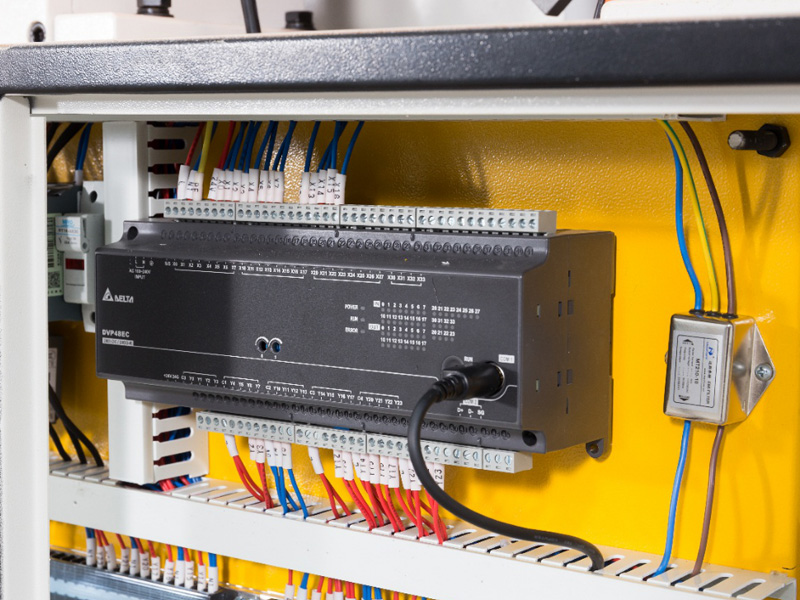 封邊機用臺灣臺達PLC 封邊機用臺灣臺達PLC