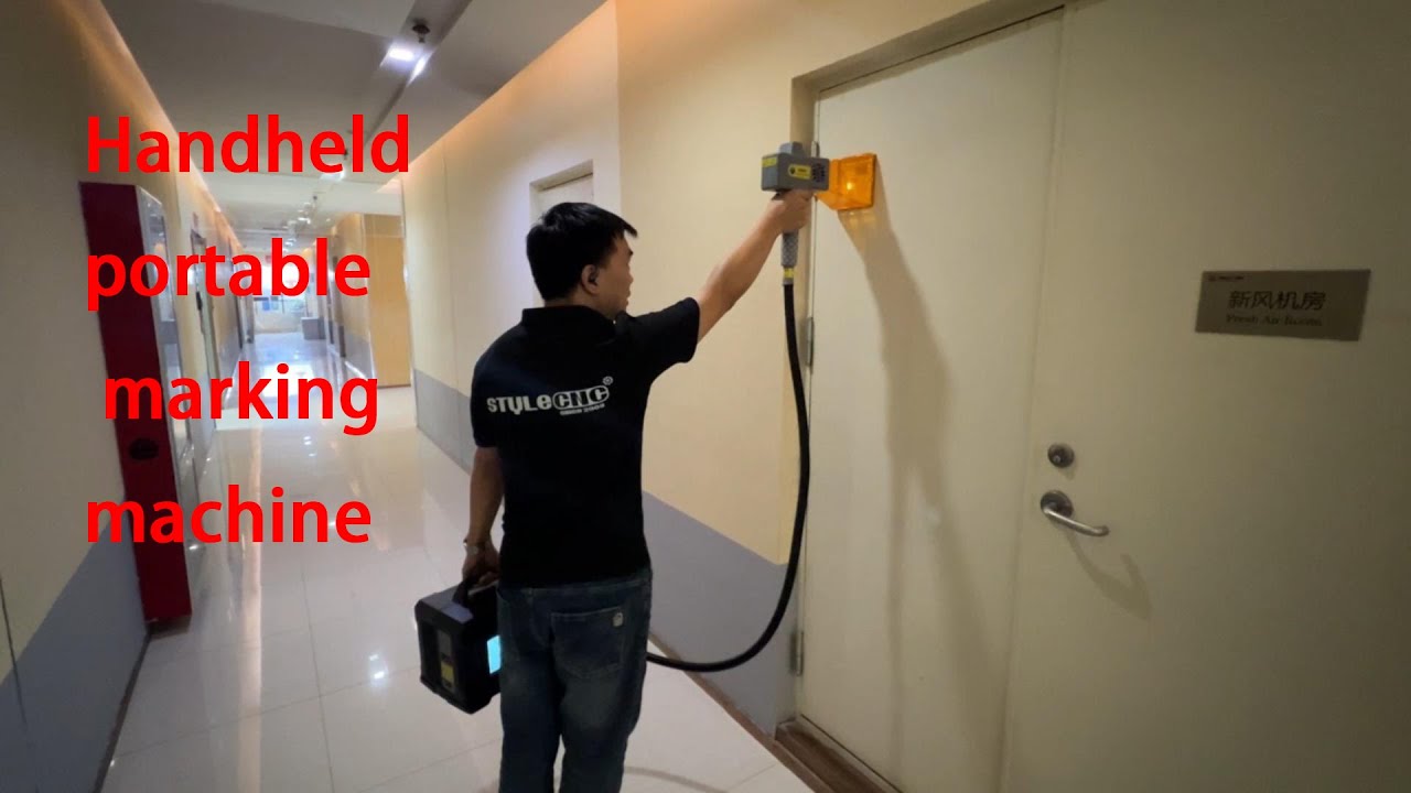 電池供電的便攜式手持光纖激光雕刻機