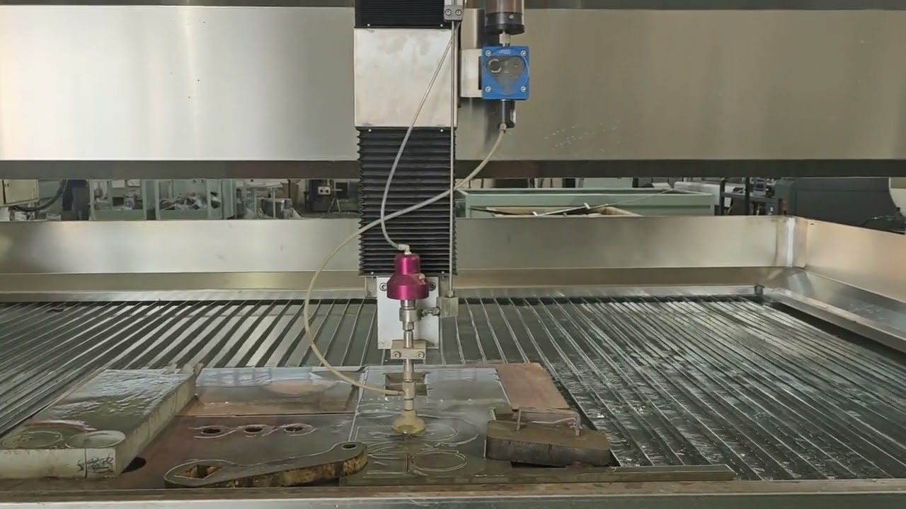 滿足各種需求的工業(yè)數(shù)控水刀切割機(jī) 滿足各種需求的工業(yè)數(shù)控水刀切割機(jī)