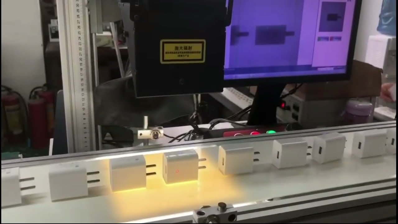 用于裝配線的工業(yè)級(jí)二氧化碳激光打標(biāo)機(jī) 用于裝配線的工業(yè)級(jí)二氧化碳激光打標(biāo)機(jī)